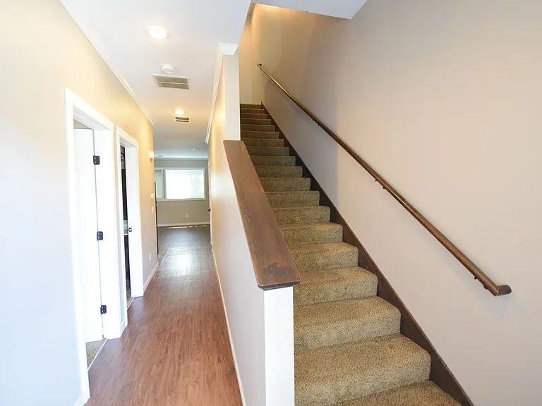 224 James Ave — Photo 5