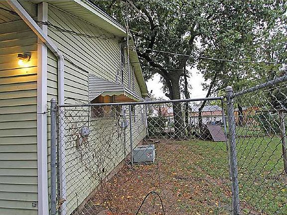 3rd image of 1321 E McKinley Ave