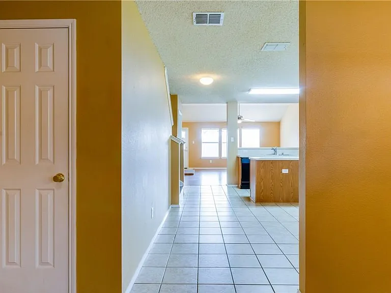 413 Ashland Dr — Photo 3