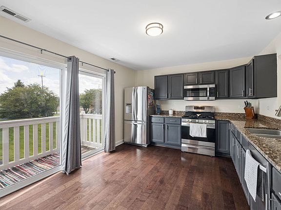 4th image of 2649 Canyon Dr