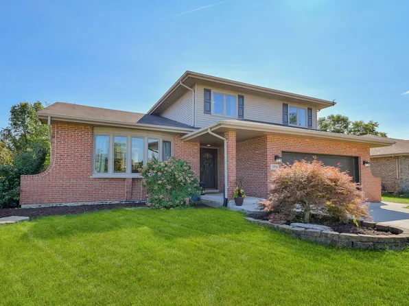 1156 Covington Dr, Lemont, IL 60439