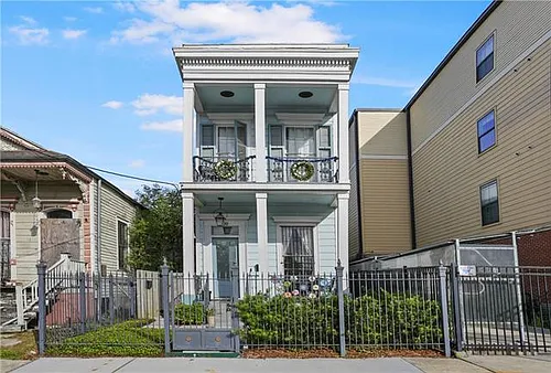 1809 Carondelet St Photo 1