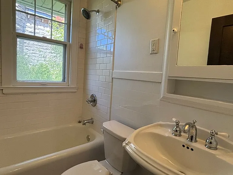 241 Dayton Ave — Photo 19
