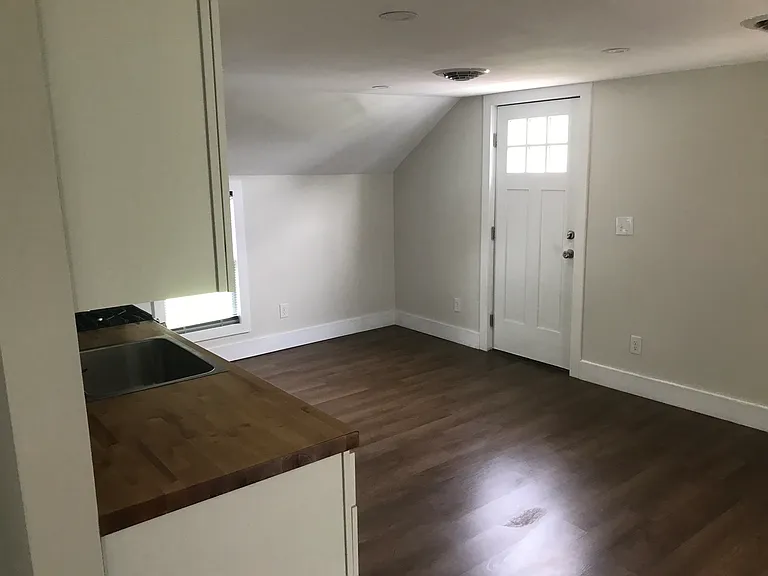57 Phelps St #2 — Photo 4