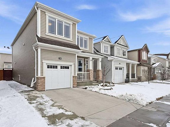 3rd image of 134 Windrow Line SW