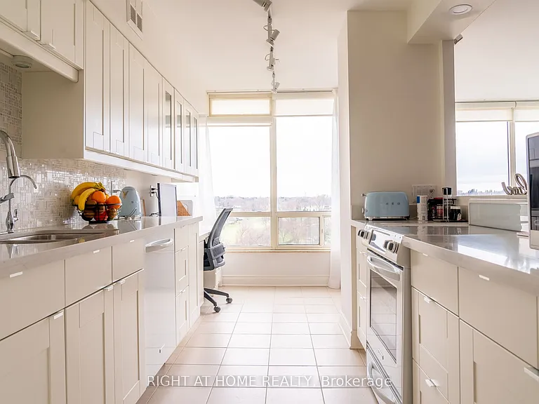 1320 Islington Ave #1003 — Photo 7