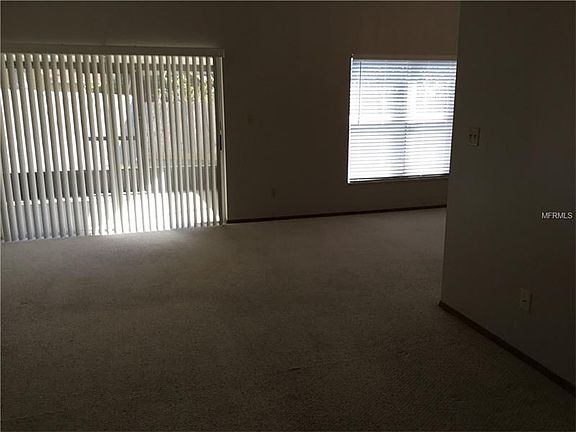4th image of 333 Lakebreeze Cir