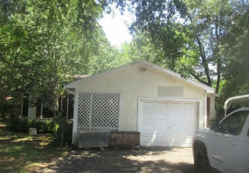 1st image of 546 Lawrence St