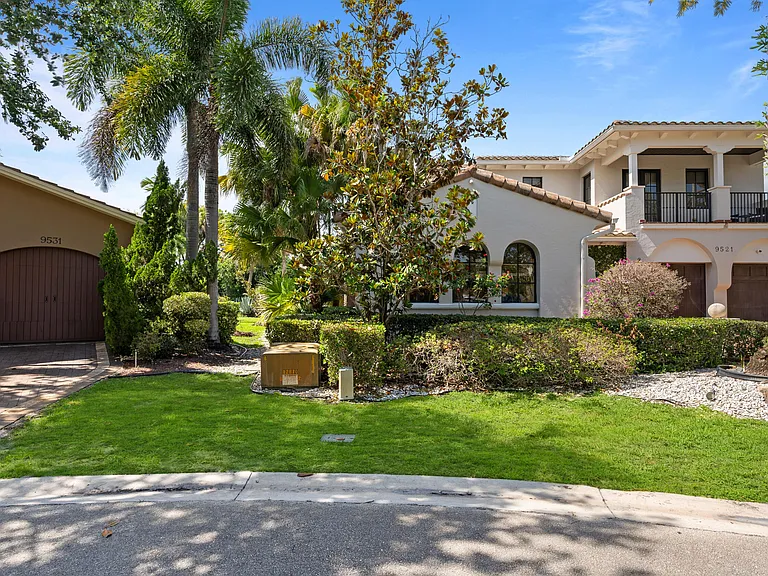 9521 Eden Mnr — Photo 16