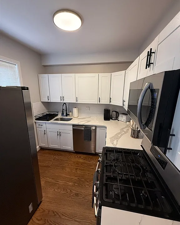 726 E 2nd St #2A