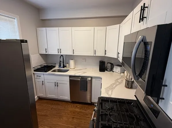 726 E 2nd St, Boston, MA