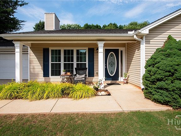 3rd image of 281 Natchez Cir