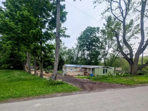 130 Wetherby Rd, Naples, NY 14512