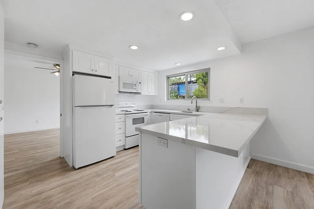 1 bed, 630 sqft, $3,300 — Photo 3
