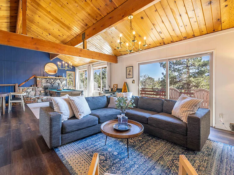 1086 Whispering Forest Dr — Photo 5