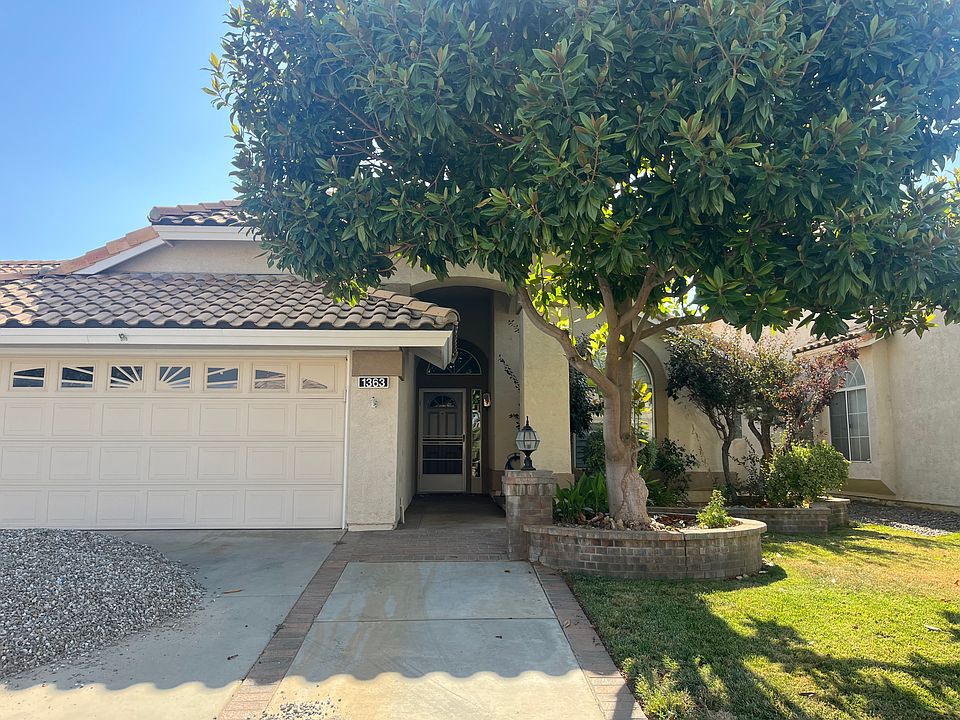 1363 Fairway Oaks