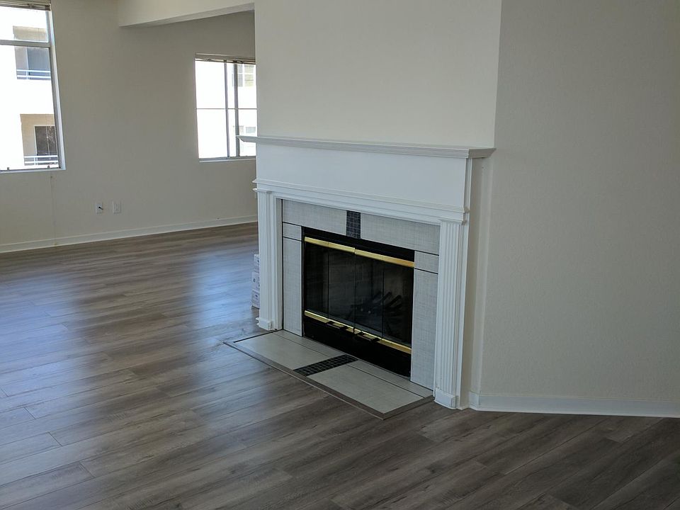 family room - fireplace