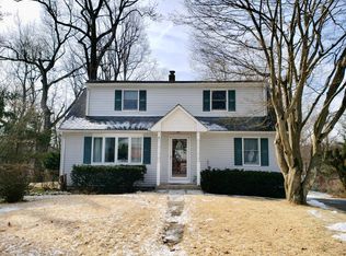 31 Cedar St, Danbury, CT 06811