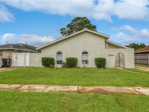 3844 Plaza Dr, Chalmette, LA 70043
