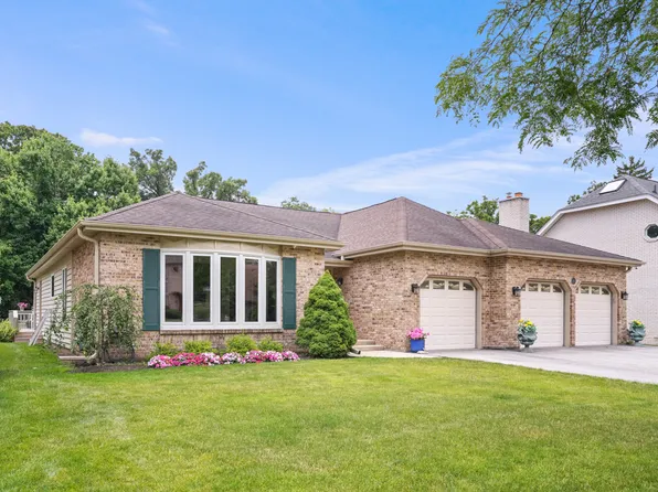 142 Elizabeth Ct, Wood Dale, IL 60191