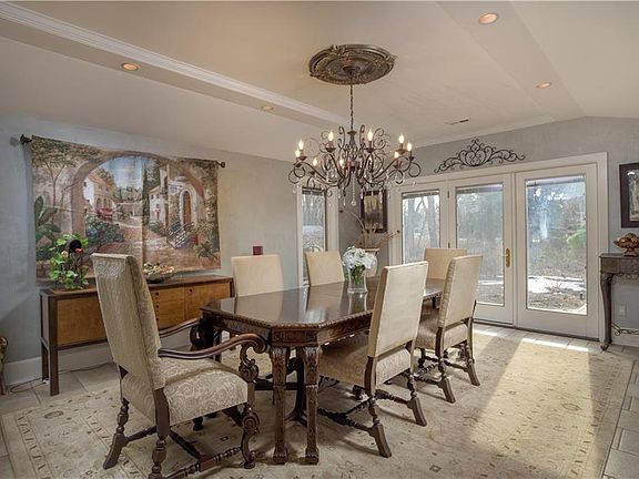 4th image of 105 Brisas Cir