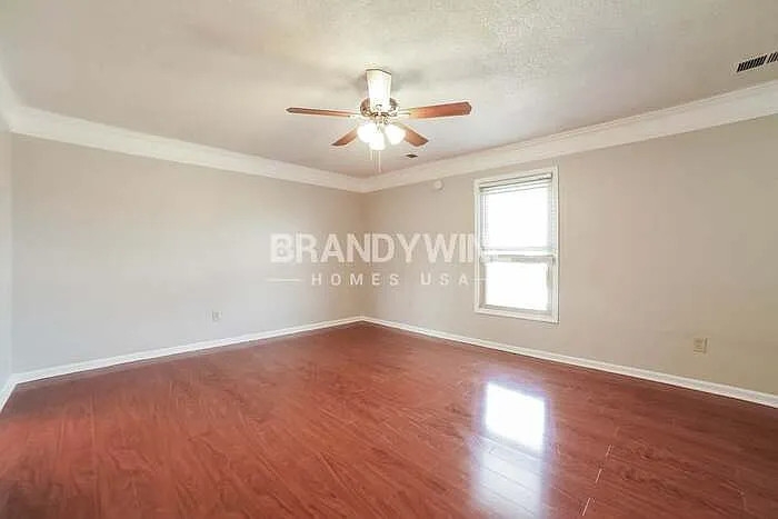 7477 Stonington Dr — Photo 8