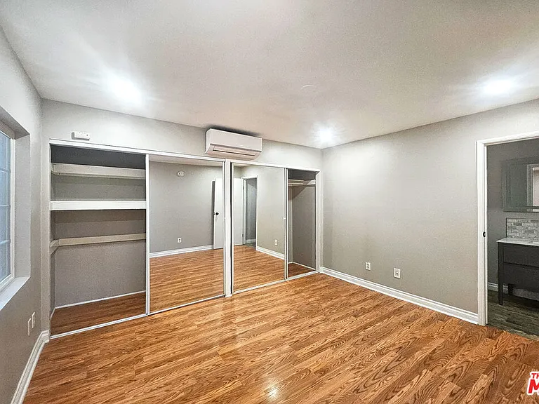 6946 1/2 Jellico Ave — Photo 27