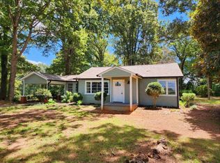 9555 Holly Springs Rd, Gillsville, GA 30543