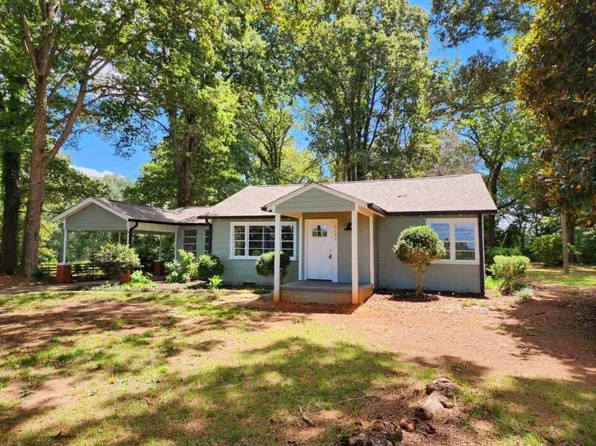 9555 Holly Springs Rd, Gillsville, GA 30543