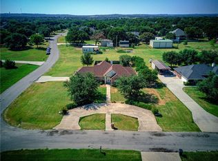 201 Milton Thompson Ct, Springtown, TX 76082