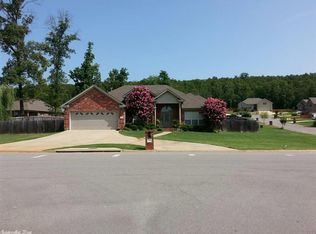 51 Lakeland Dr, Cabot, AR 72023