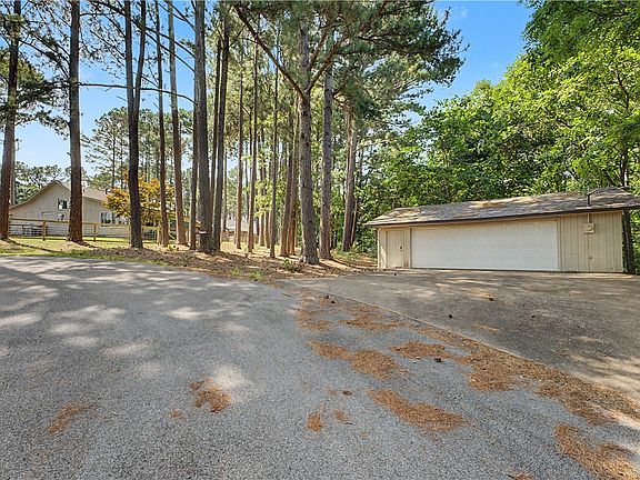 5th image of 7 Fairlie Ln