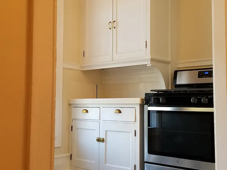 St. James Court Historic Apartments — Photo 12