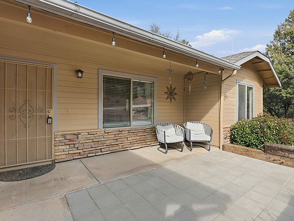 2nd image of 808 W Sherwood Dr