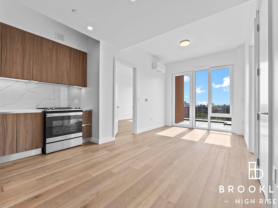 1st image of 50 E 10th St #815