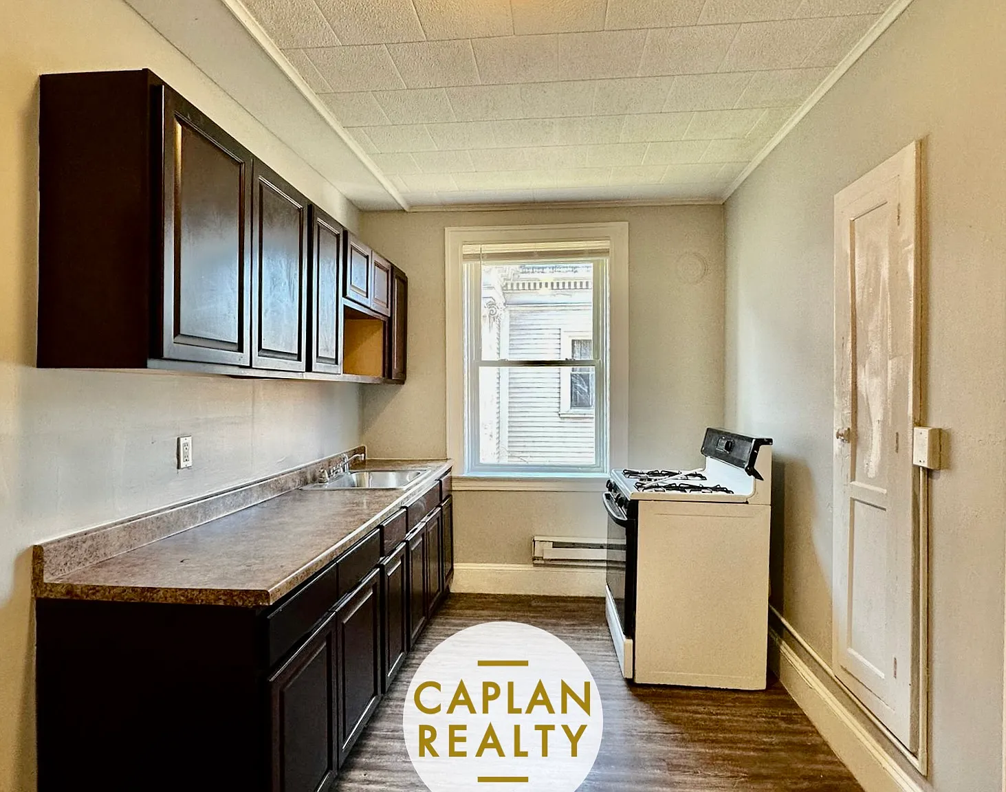 1 bed, 900 sqft, $1,600 — Photo 4