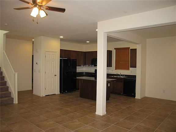 5th image of 981 Pebble Lake St #0
