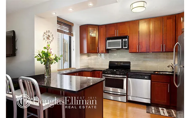 Rented by Douglas Elliman | media 36