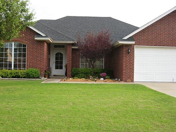 1st image of 114 Oak Dr
