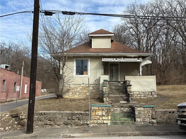 643 N Main St, Excelsior Springs, MO 64024