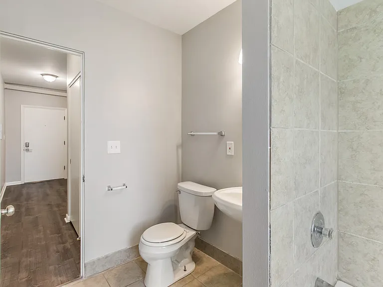 2311 E North Ave #3 — Photo 10