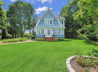 1985 Peconic Ln, Peconic, NY 11958