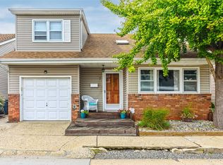 7 Kerrigan St, Long Beach, NY 11561