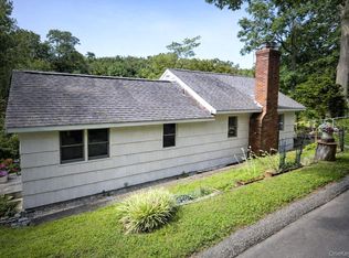 22 Hill Rd, Saint James, NY 11780