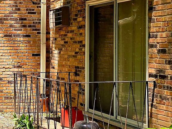 2nd image of 8525 S Kedzie Ave #106