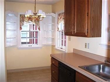 3rd image of 120 E 214th St