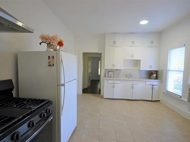 1517 Bonnie Brae St #4 — Photo 17