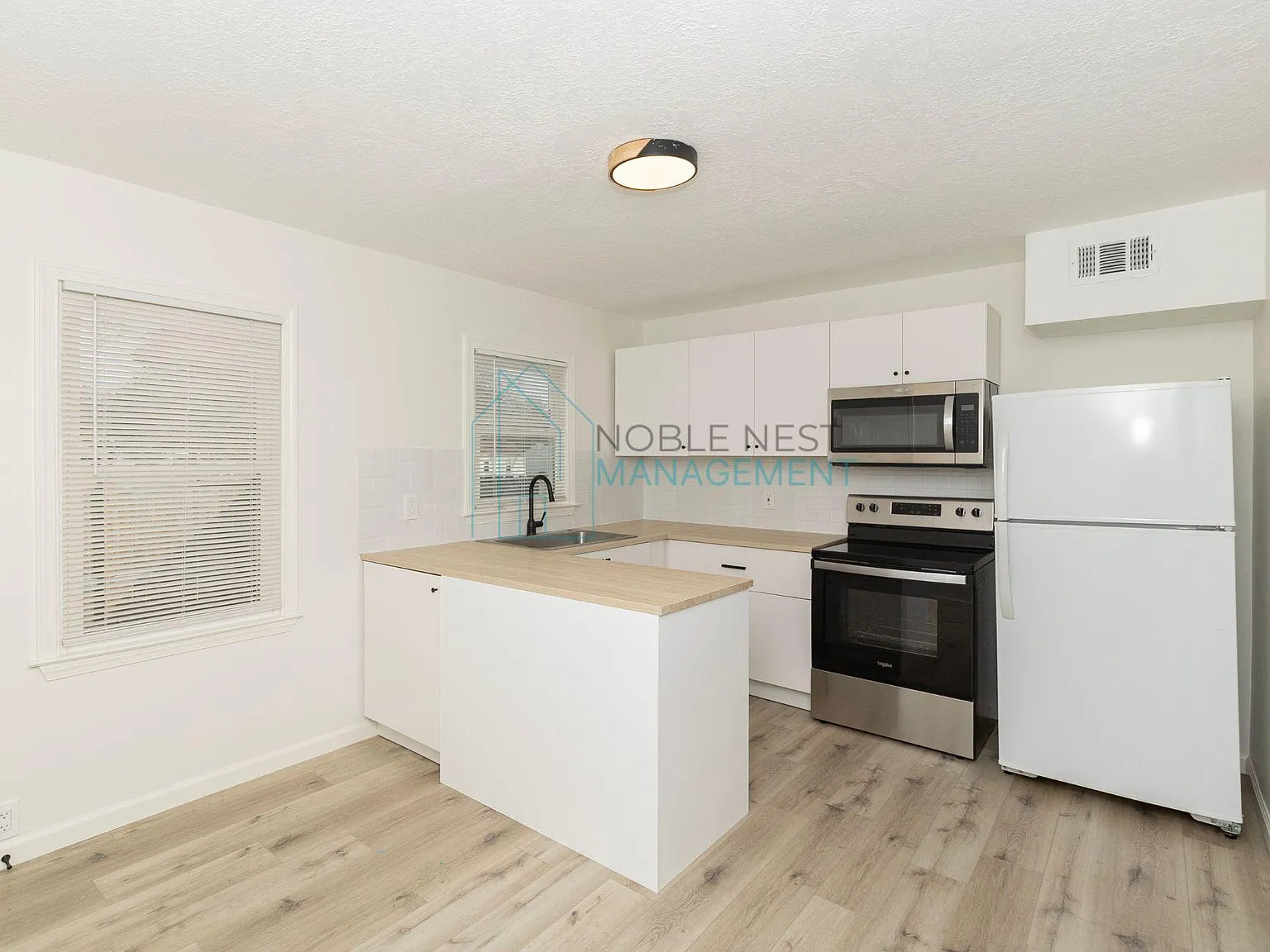 3 bed, 912 sqft, $2,000 — Photo 3