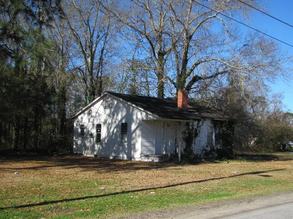 9 Davis St, Hazlehurst, GA 31539