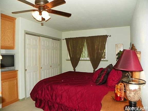 3rd image of 223 Judy Dr